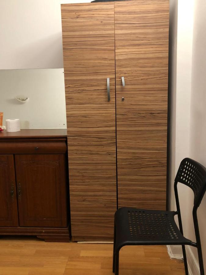 Private Rooms In 3 Bedroom Flat!! Londýn Exteriér fotografie